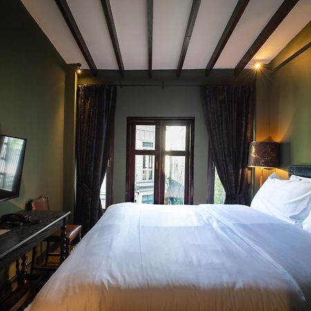 Baan Tuk Din Hotel Bangkok Ngoại thất bức ảnh